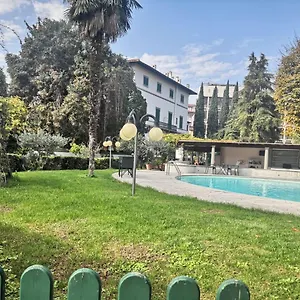 Royal Hotel